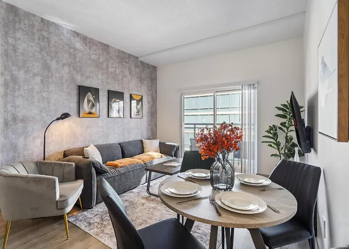 Queen City Retreat - Parking, Views, Near Stadium